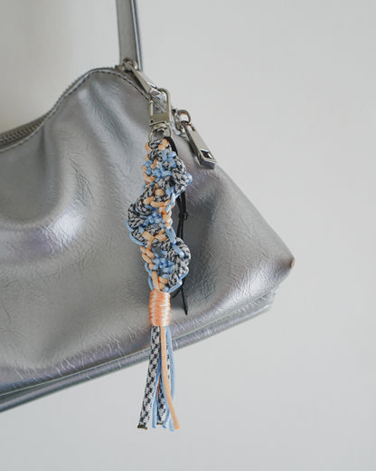 Remnant Knot Charm “Wavy” pale blue×pale orange 紐端材のチャーム